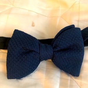 Navy Clip on bow tie